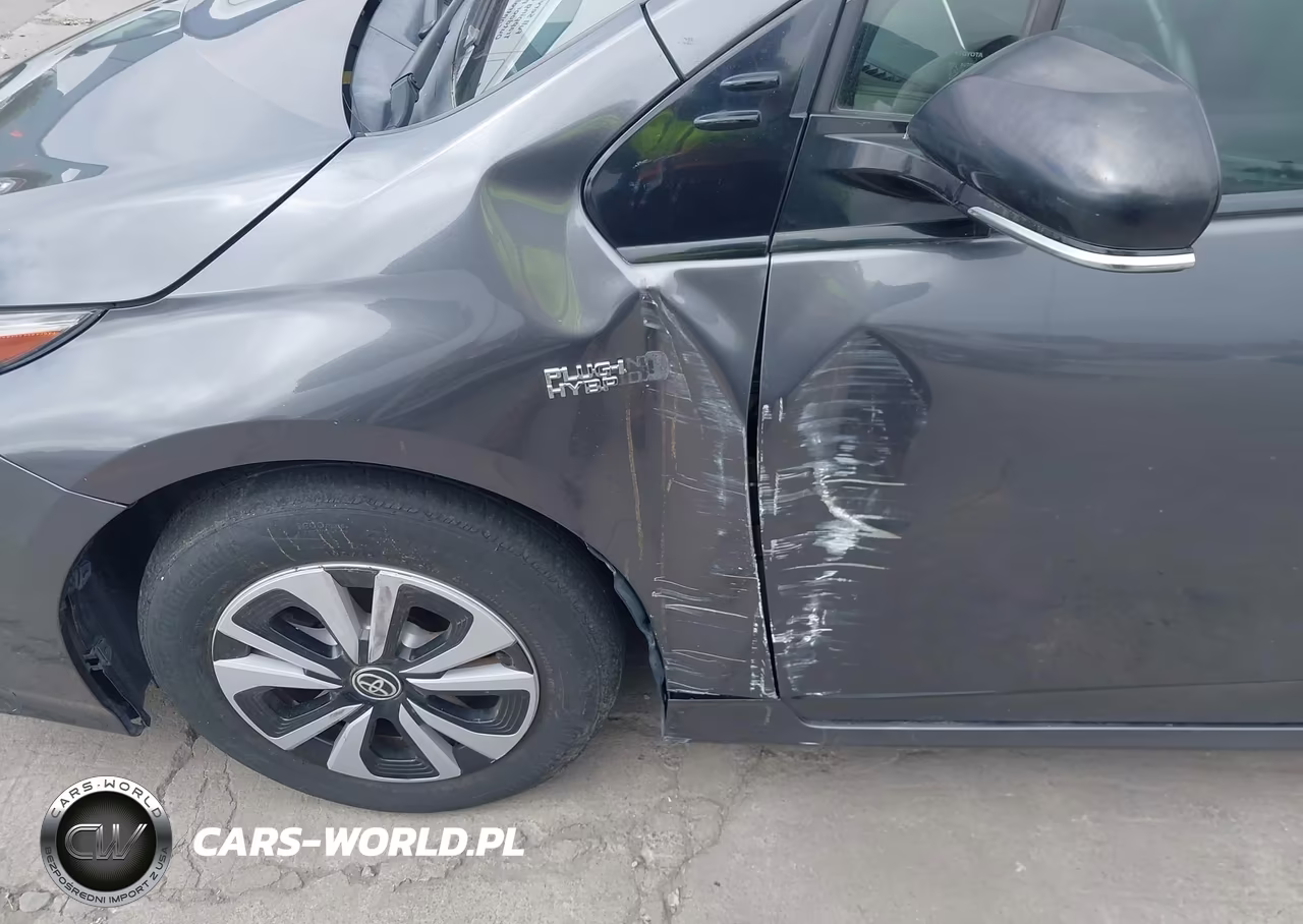 2018 Toyota Prius Prime Plus VIN:JTDKARFPXJ3075495 - 6