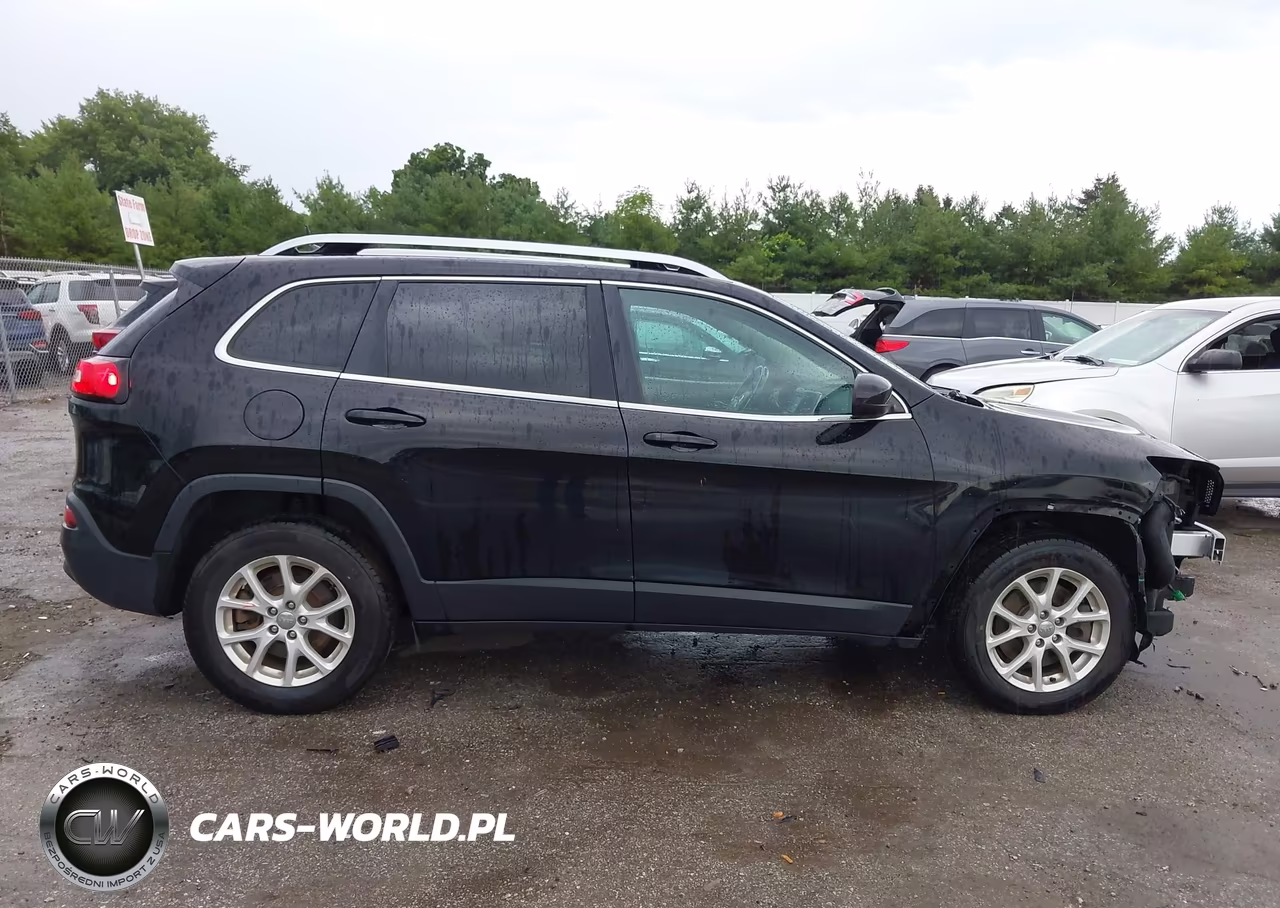 2018 Jeep Cherokee Latitude 4X4 VIN:1C4PJMCX6JD508866 - 13