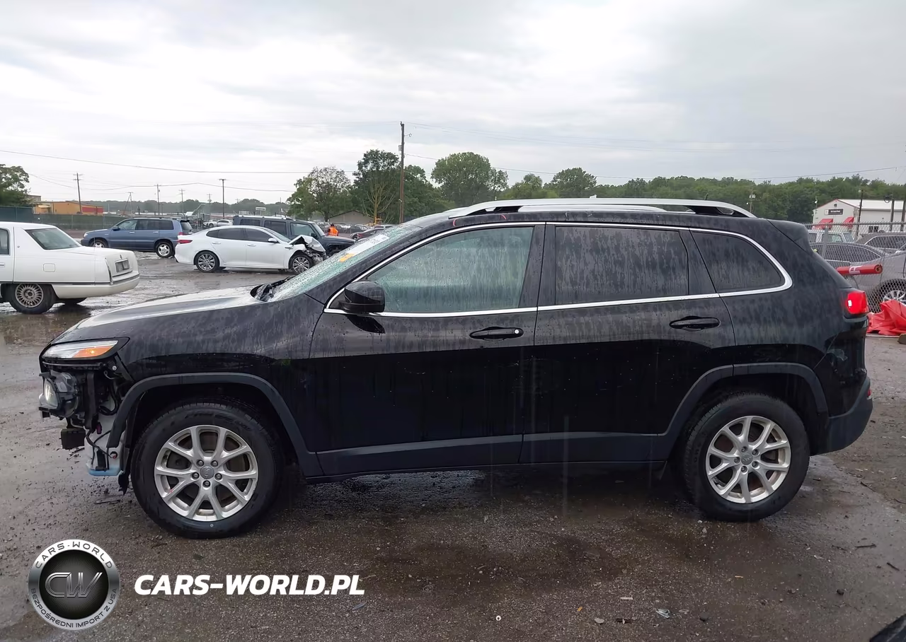 2018 Jeep Cherokee Latitude 4X4 VIN:1C4PJMCX6JD508866 - 14