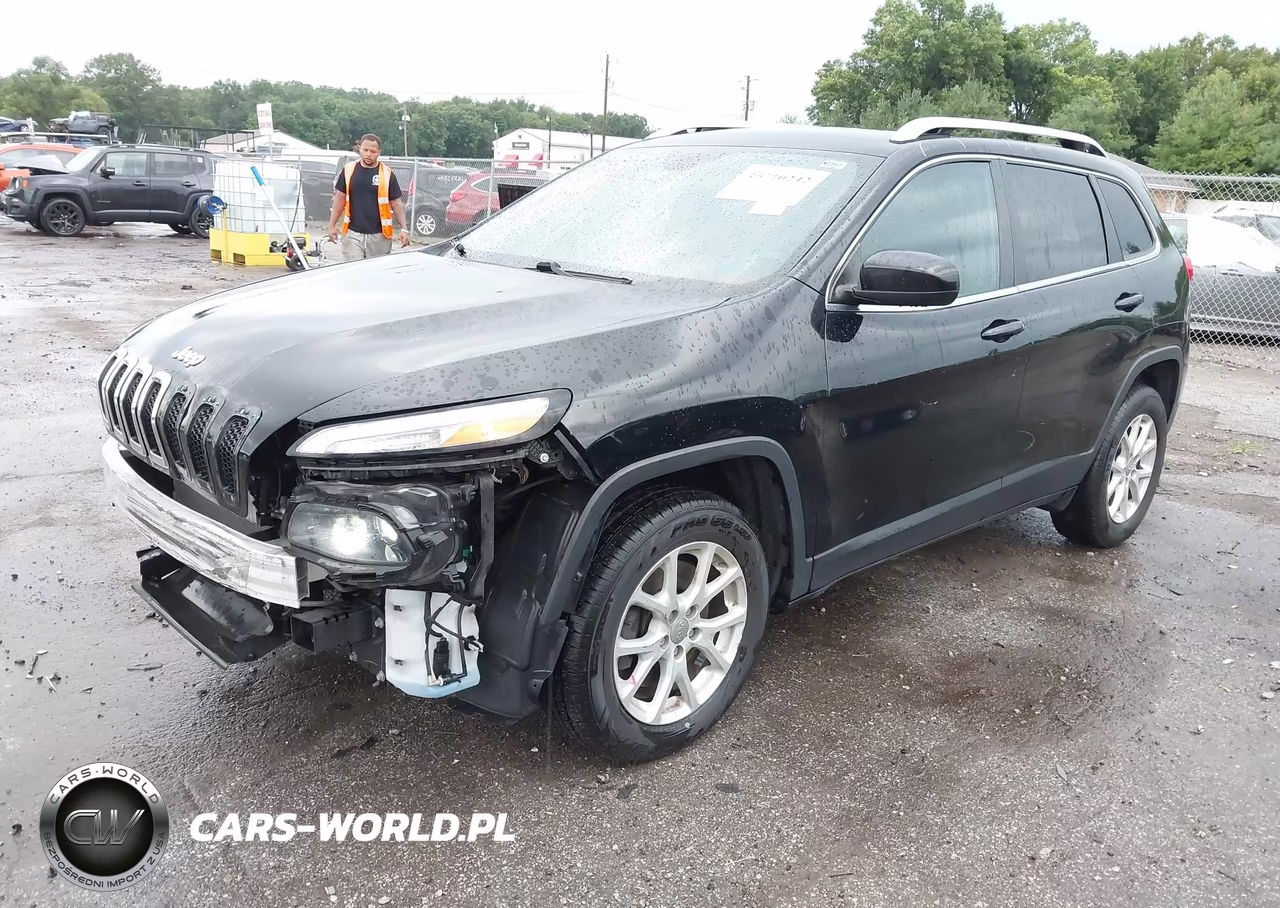 2018 Jeep Cherokee Latitude 4X4 VIN:1C4PJMCX6JD508866 - 2