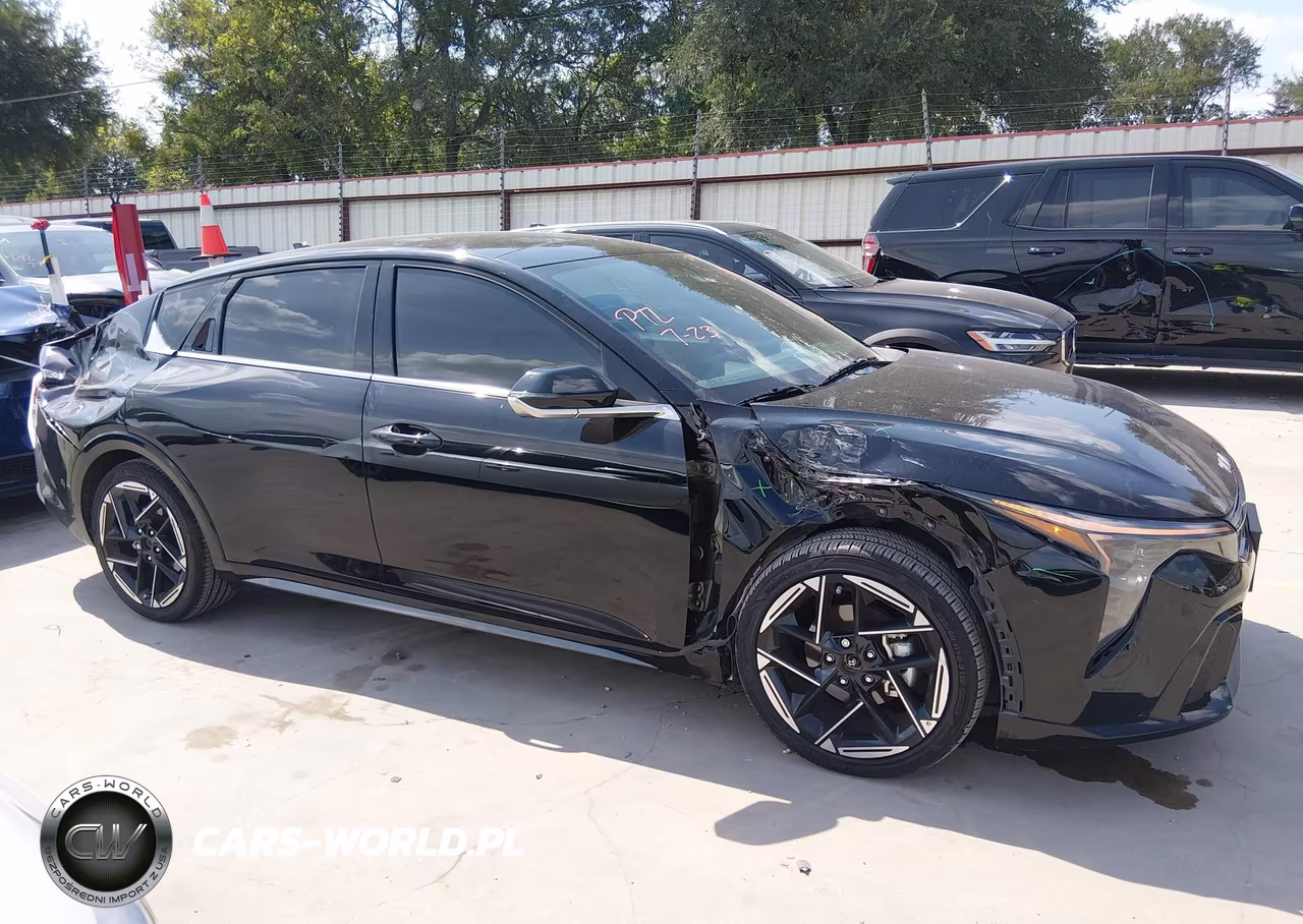 2025 Kia K4 Gt-Line VIN:3KPFW4DE7SE067811 - 14