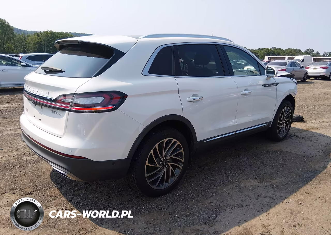 2020 Lincoln Nautilus Reserve VIN:2LMPJ8K92LBL33535 - 4