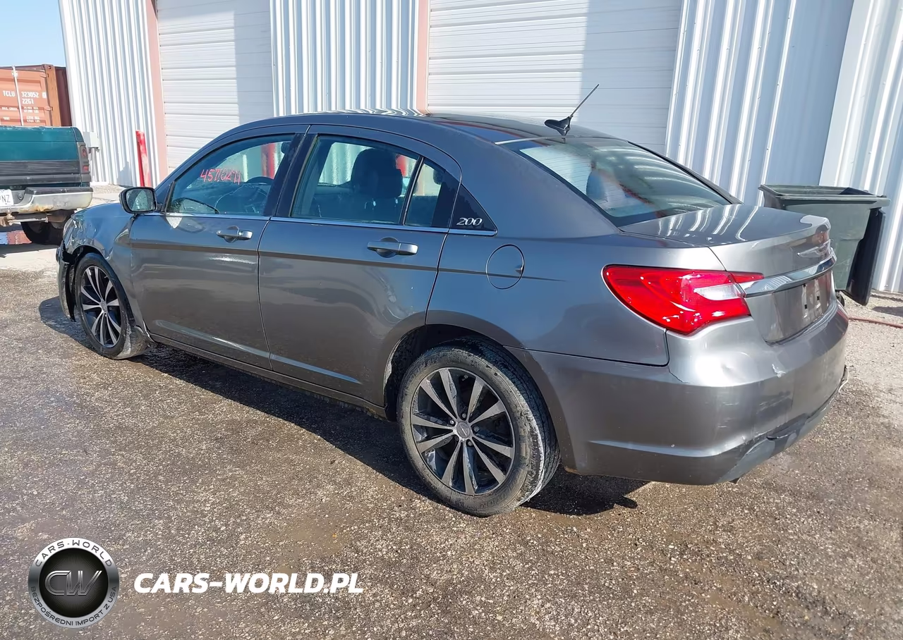 2013 Chrysler 200 Touring VIN:1C3CCBBG4DN715306 - 3