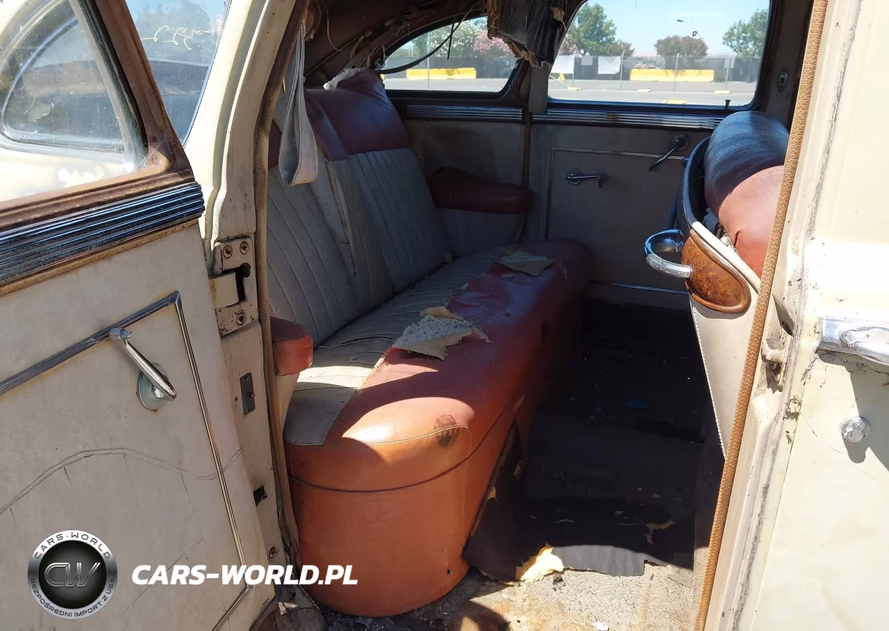 1948 Chrysler 4 Door Sedan VIN:70699850 - 8
