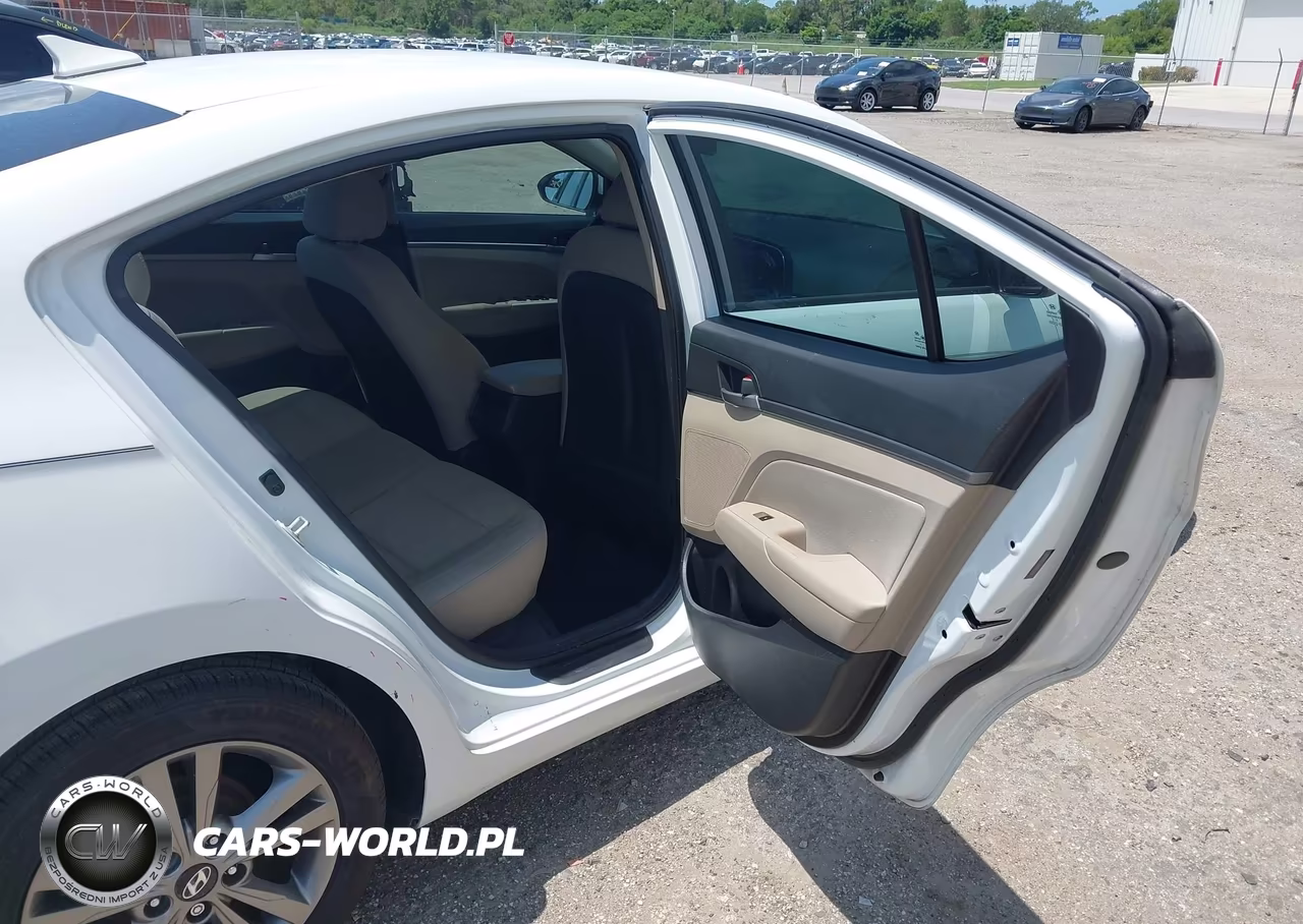 2017 Hyundai Elantra Se VIN:5NPD84LF2HH005099 - 8