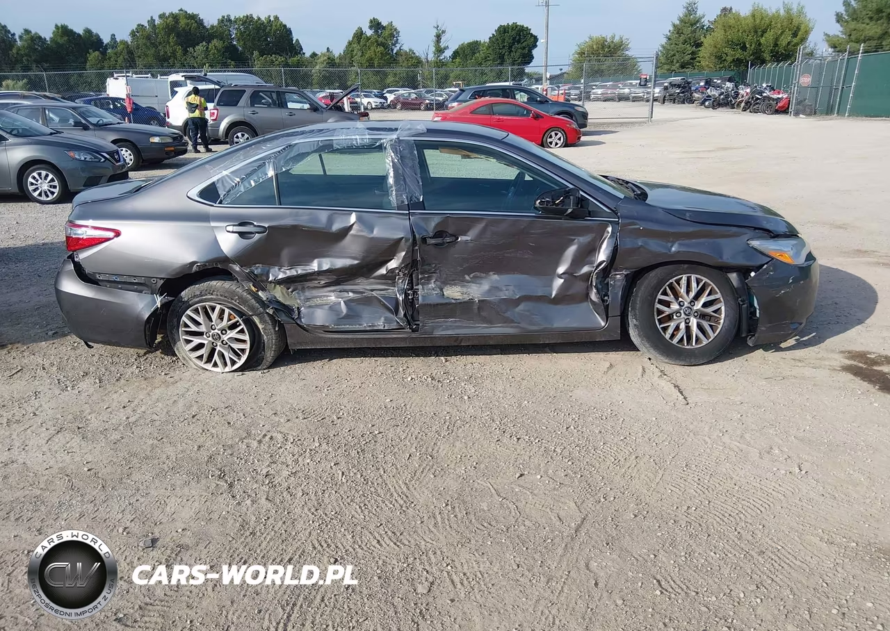 2017 Toyota Camry Le VIN:4T1BF1FK6HU671243 - 14