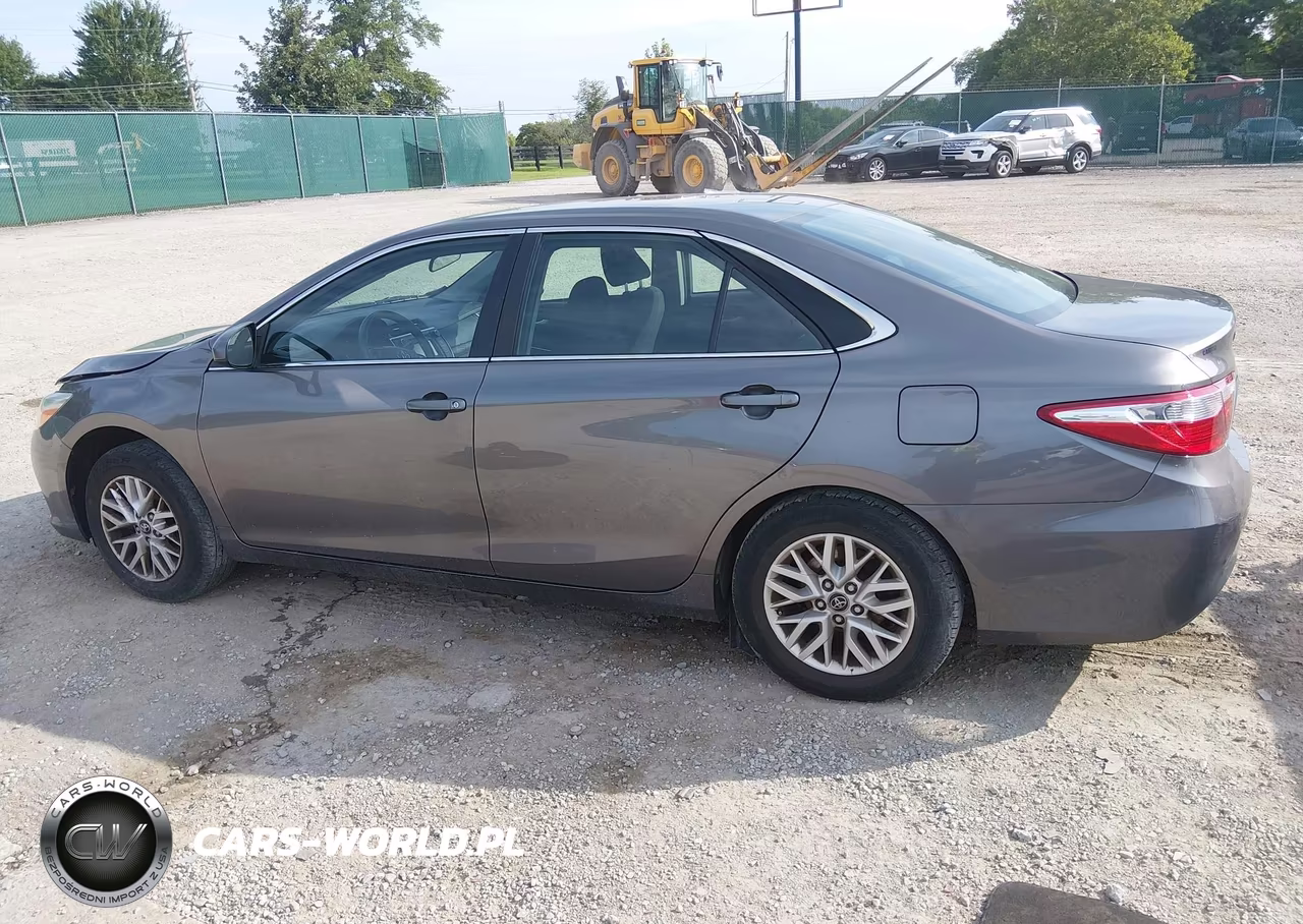 2017 Toyota Camry Le VIN:4T1BF1FK6HU671243 - 15