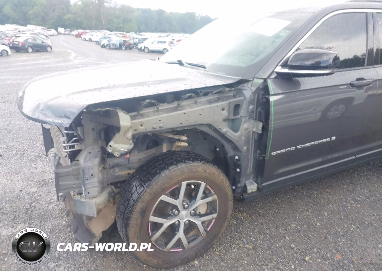 2025 Jeep Grand Cherokee Limited 4X4 VIN:1C4RJHBG9SC265983 - 6