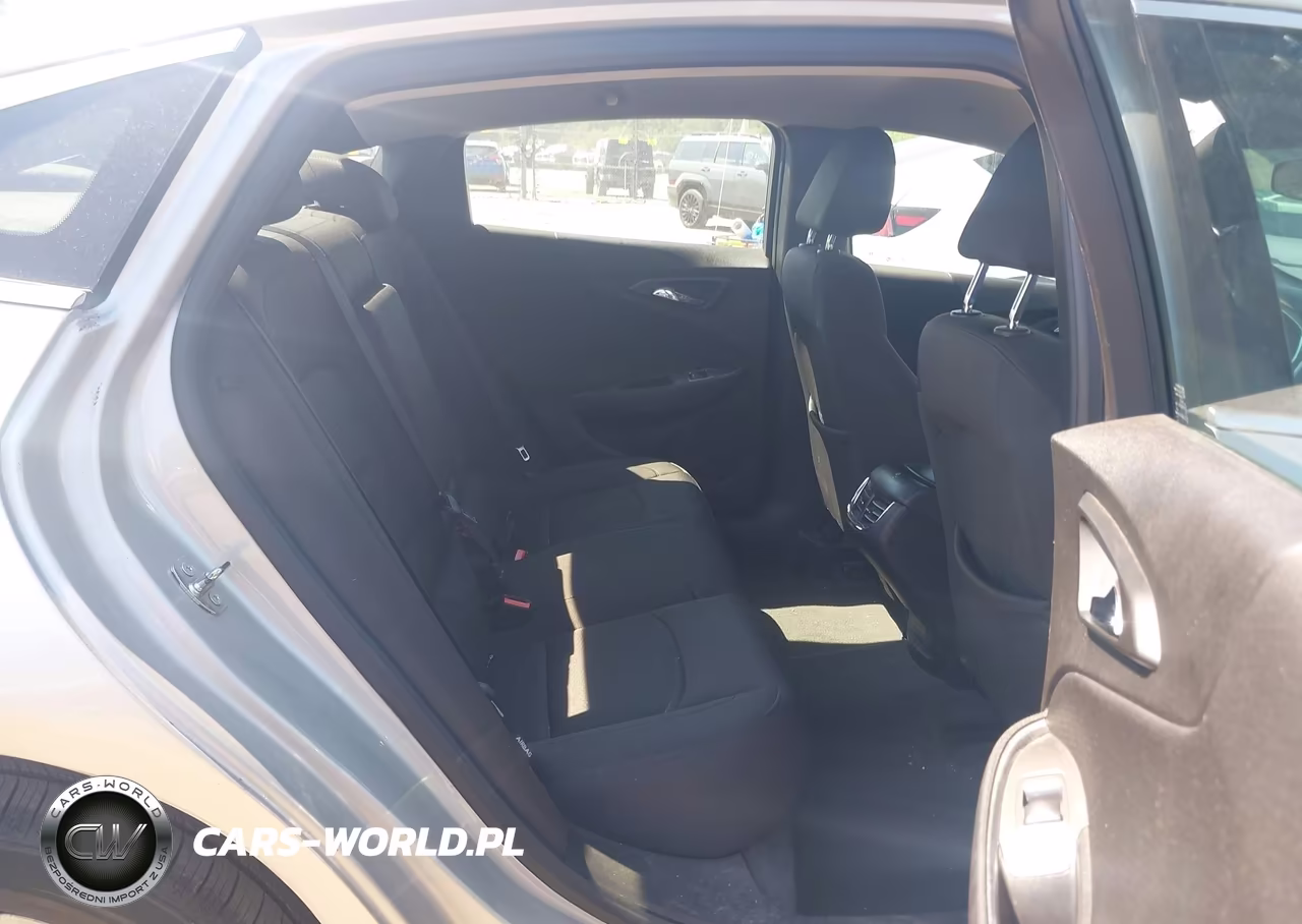 2019 Chevrolet Malibu Lt VIN:1G1ZD5ST7KF181381 - 8