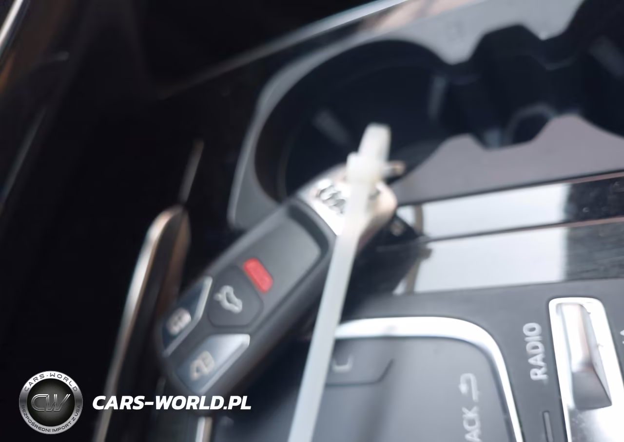 2017 Audi Q7 3.0T Premium VIN:WA1VAAF79HD056935 - 11