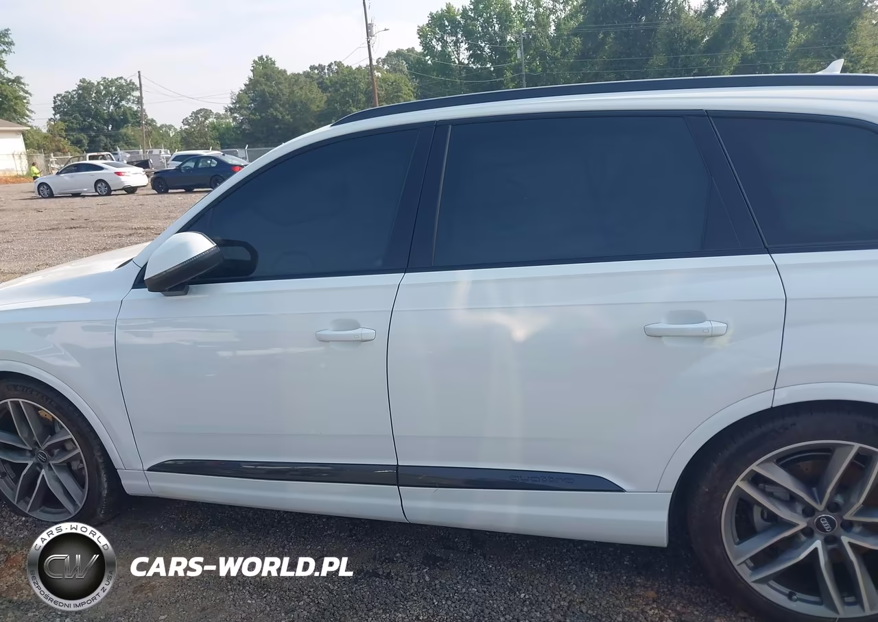 2017 Audi Q7 3.0T Premium VIN:WA1VAAF79HD056935 - 14