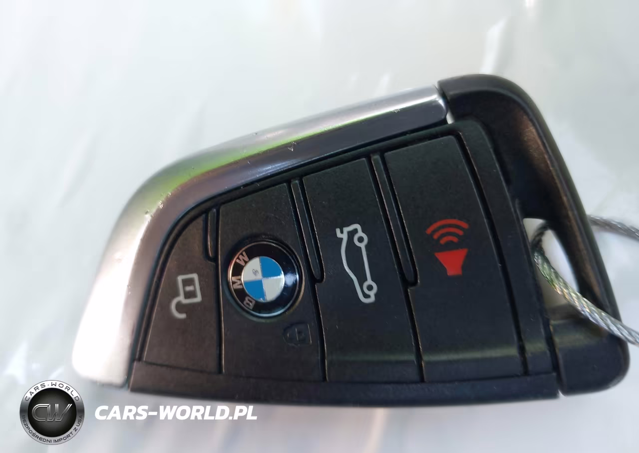 2018 BMW X3 xDrive30I VIN:5UXTR9C56JLC82421 - 11