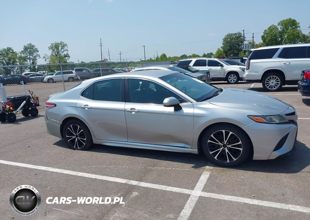 2018 Toyota Camry Se VIN:4T1B11HK9JU620627 - 13
