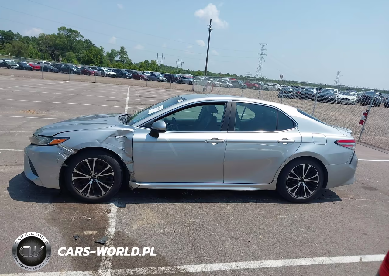 2018 Toyota Camry Se VIN:4T1B11HK9JU620627 - 14