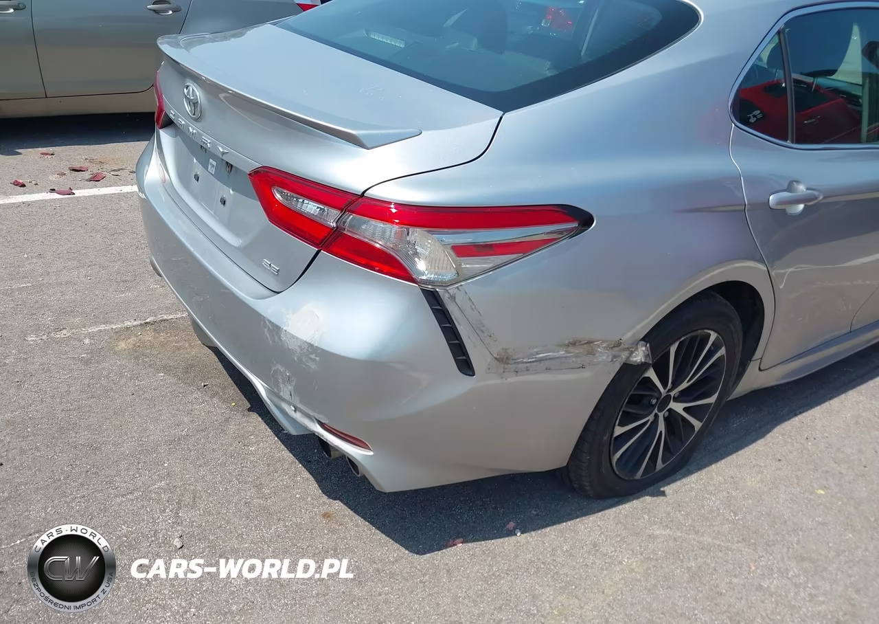 2018 Toyota Camry Se VIN:4T1B11HK9JU620627 - 18