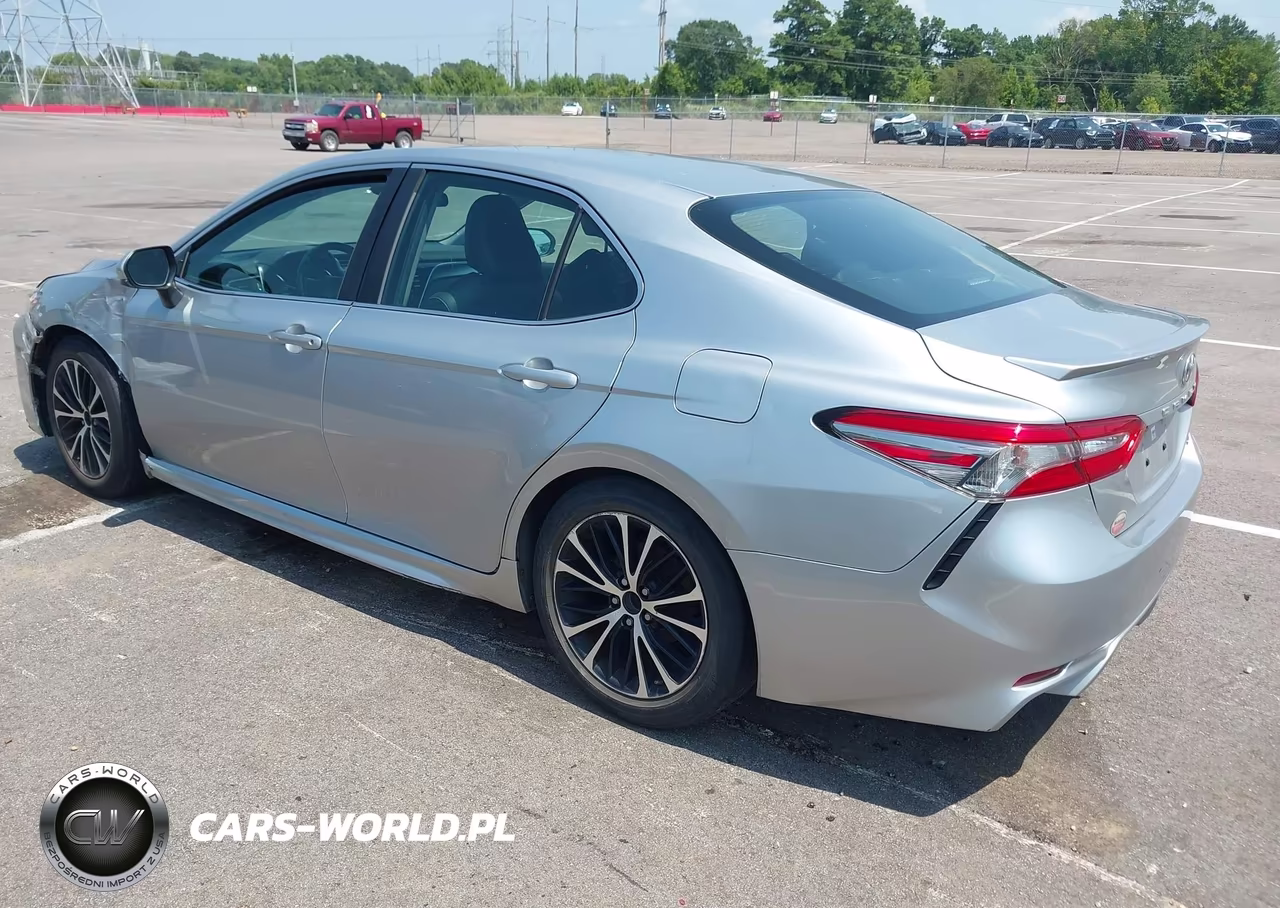 2018 Toyota Camry Se VIN:4T1B11HK9JU620627 - 3