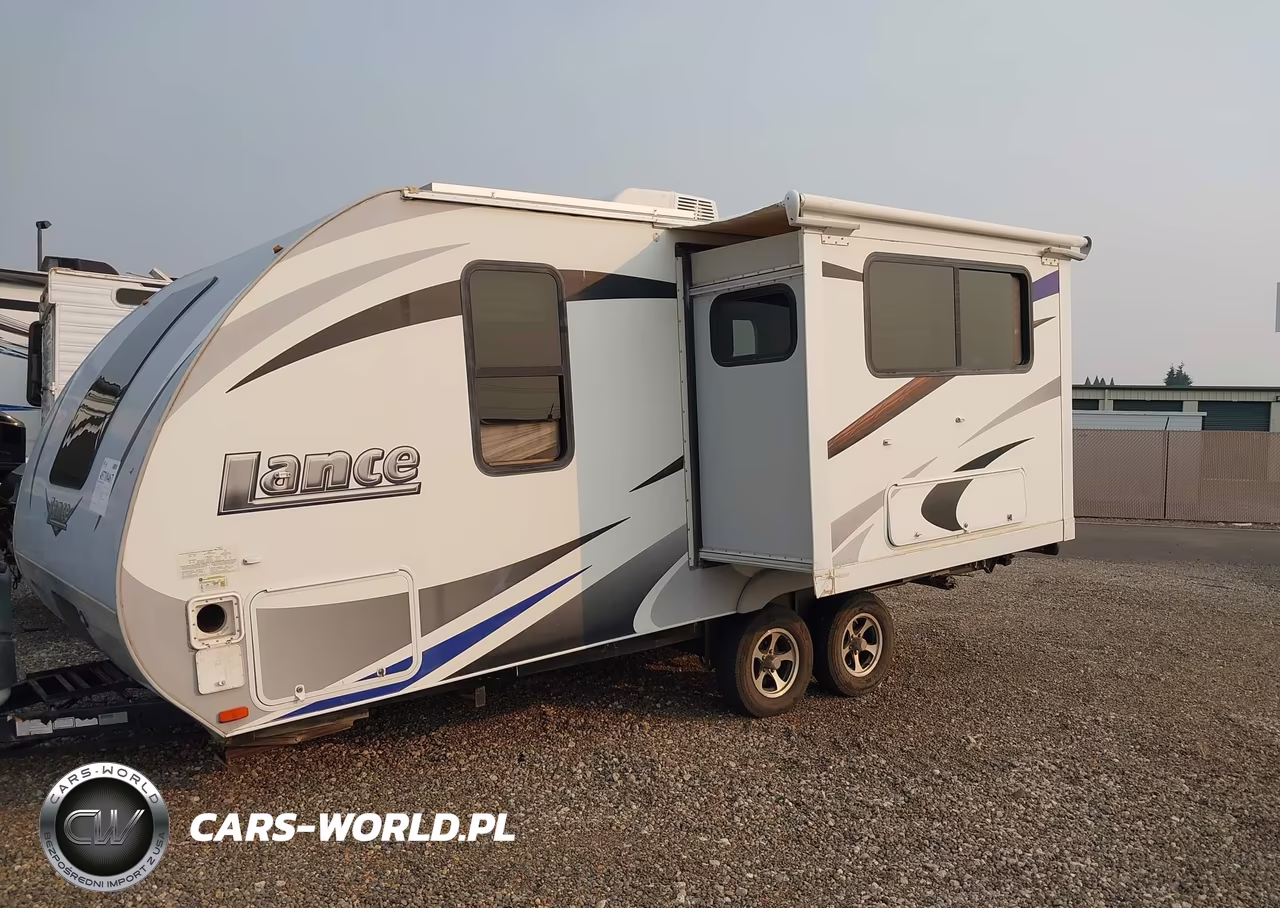 2015 Lance 1995 VIN:56YTT1821FL316675 - 18