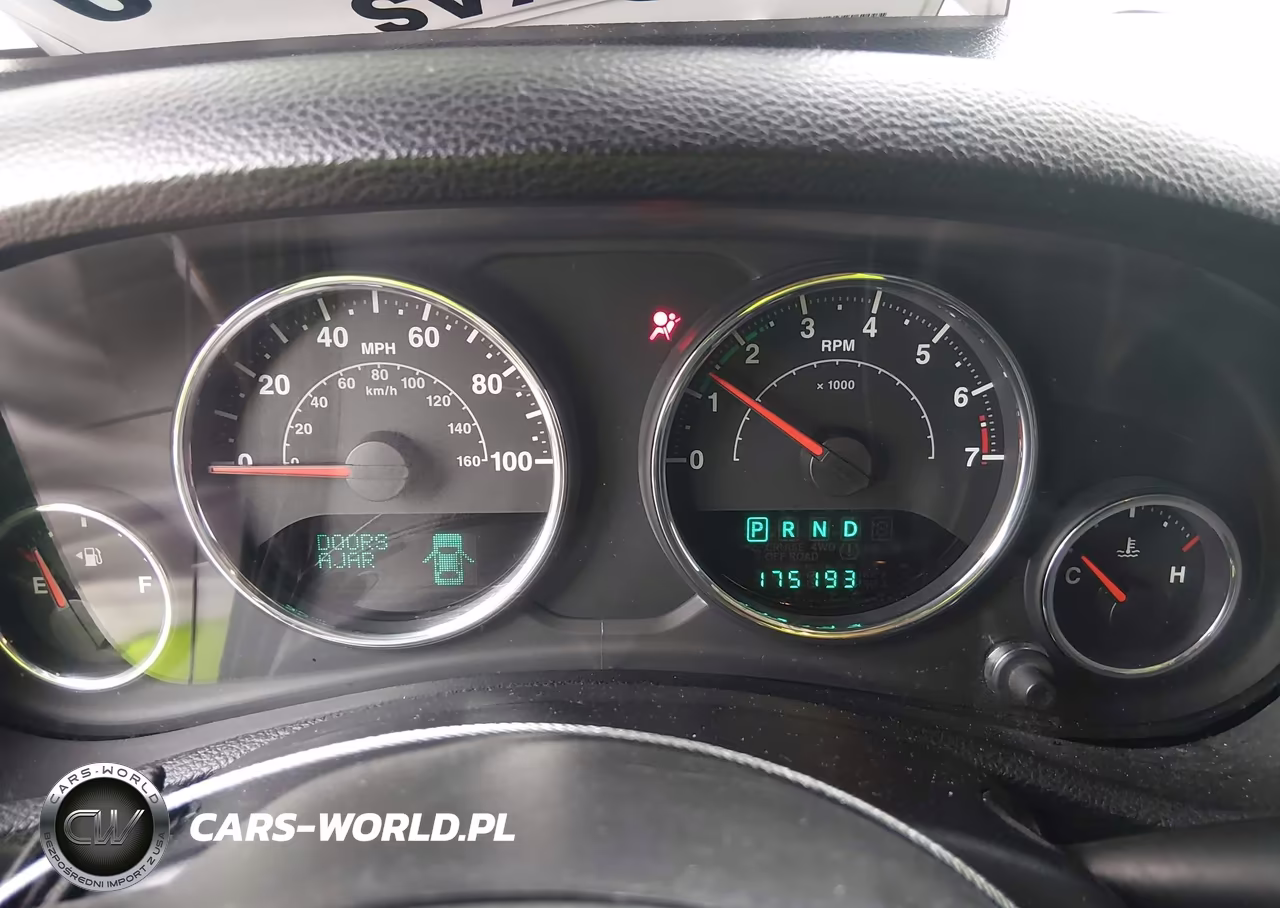 2012 Jeep Wrangler Unlimited Sport VIN:1C4BJWDG9CL141197 - 7