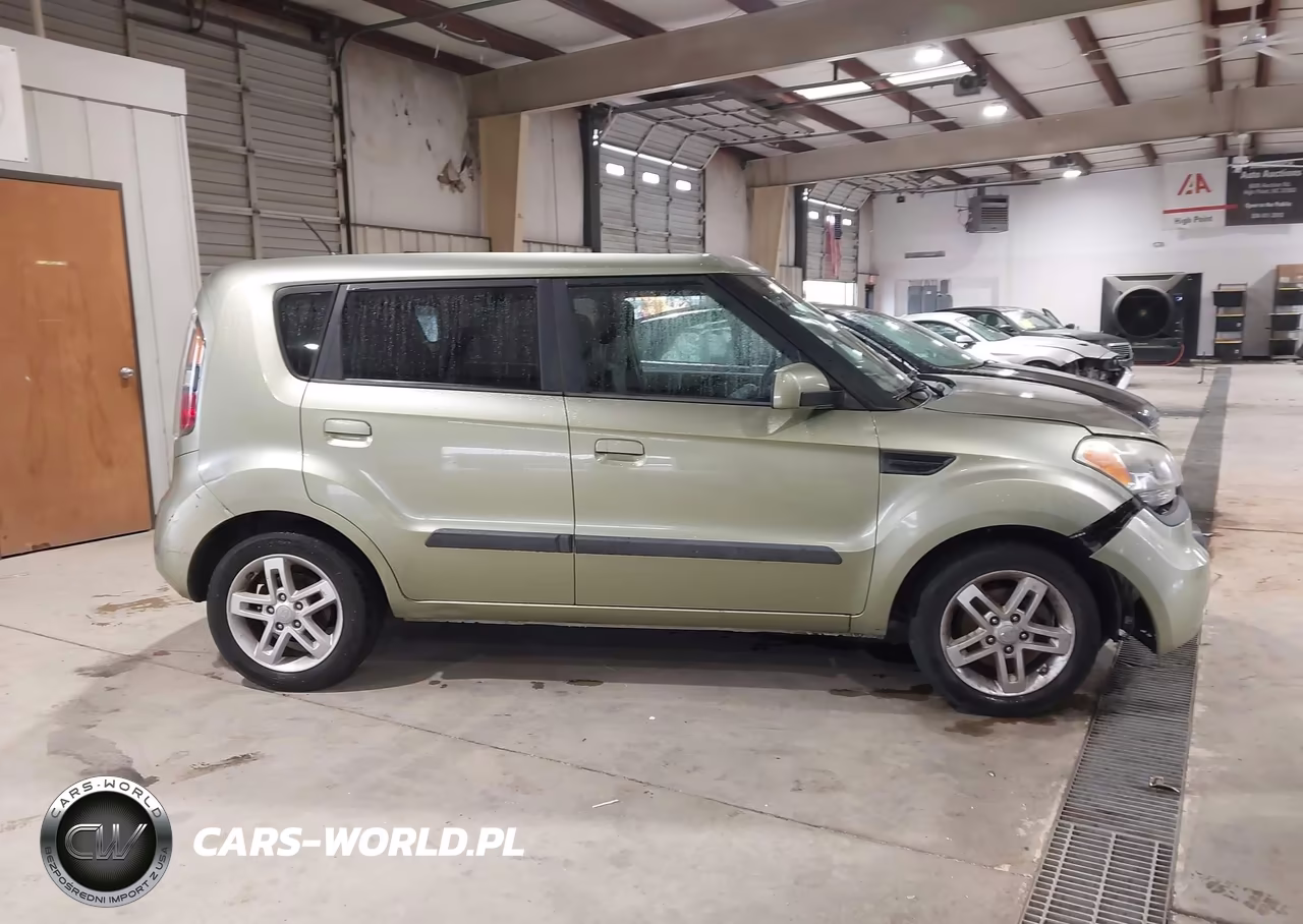 2010 Kia Soul + VIN:KNDJT2A22A7138994 - 13