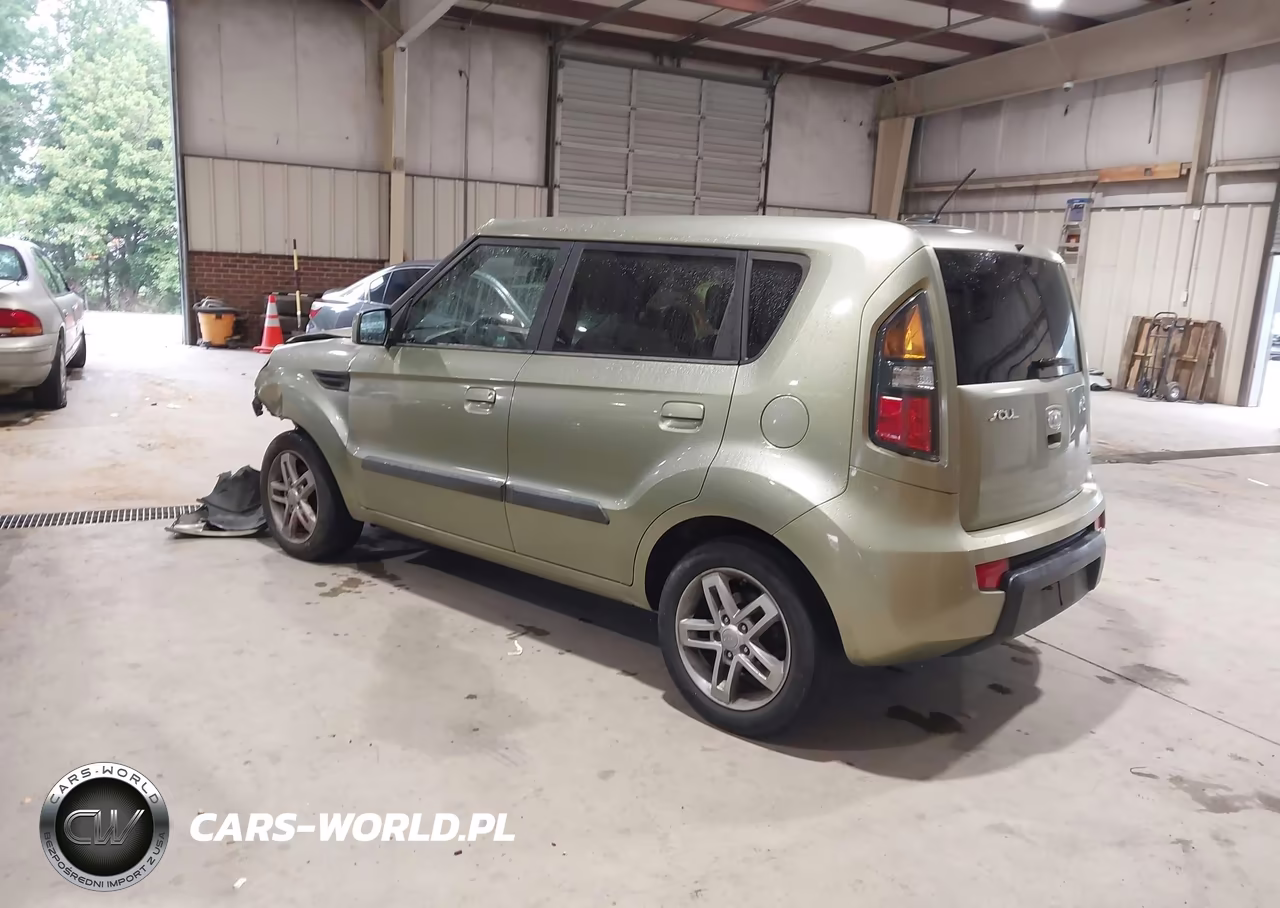 2010 Kia Soul + VIN:KNDJT2A22A7138994 - 3