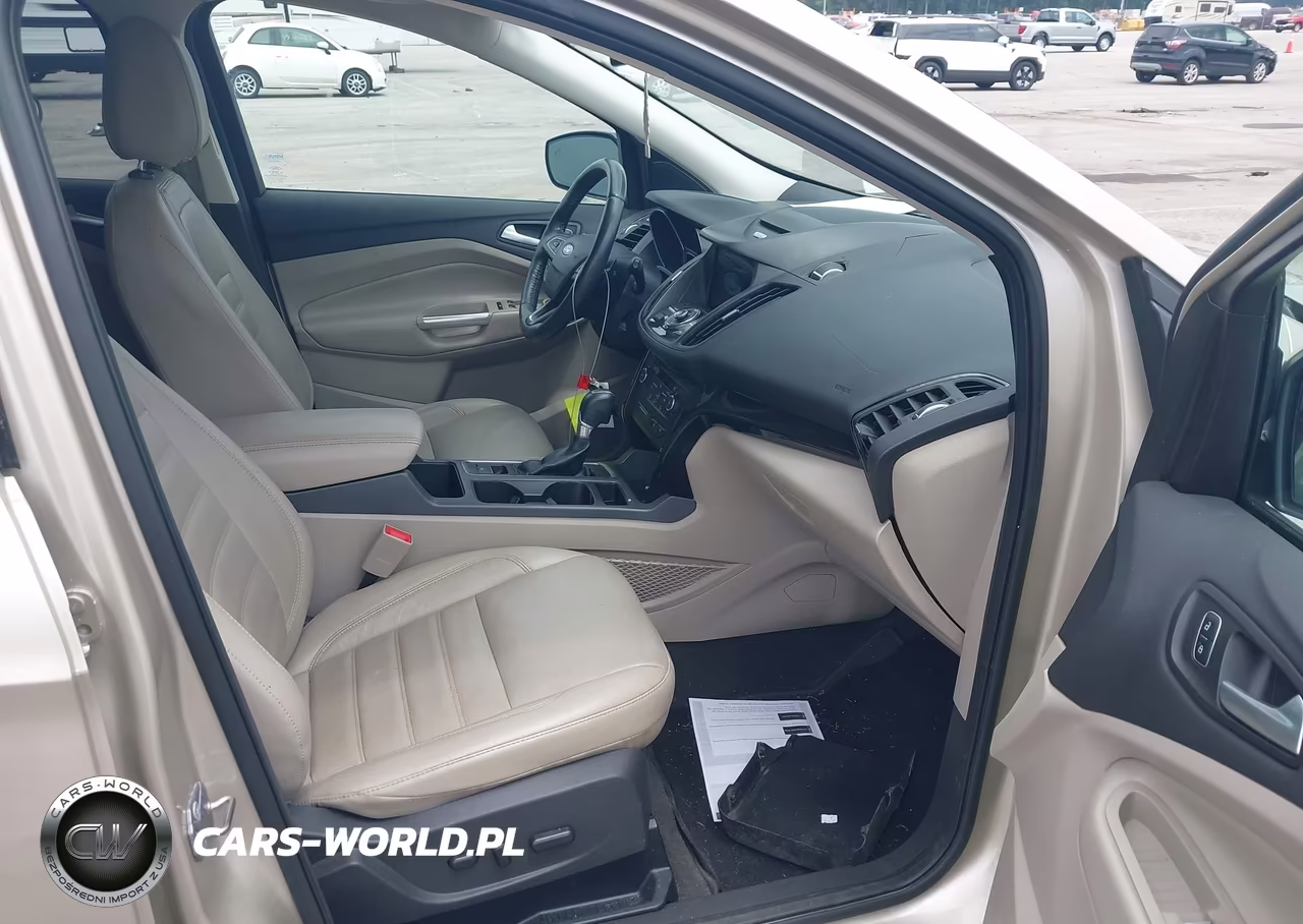 2017 Ford Escape Titanium VIN:1FMCU9J9XHUC46492 - 5
