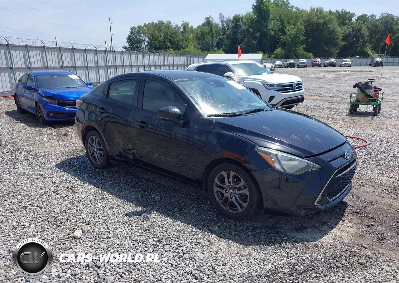 2020 Toyota Yaris Le – zdjęcie 1 z 16