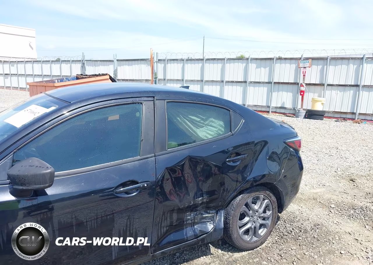 2020 Toyota Yaris Le VIN:3MYDLBYV1LY700125 - 6