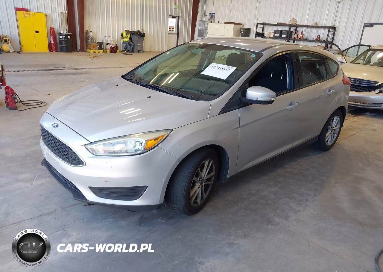2015 Ford Focus Se VIN:1FADP3K23FL282418 - 2