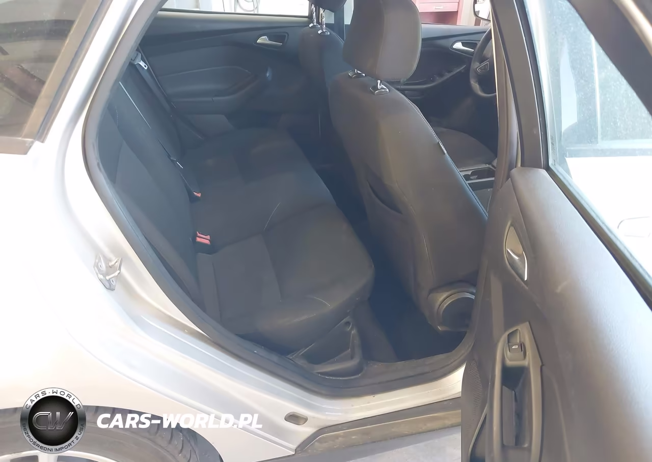 2015 Ford Focus Se VIN:1FADP3K23FL282418 - 8