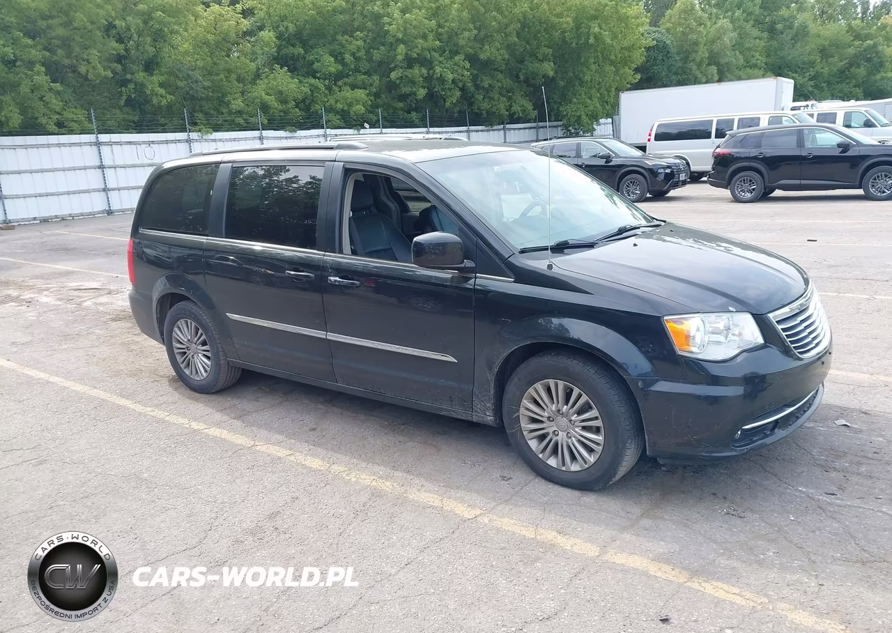 2015 Chrysler Town & Country Touring-L – zdjęcie 1 z 16