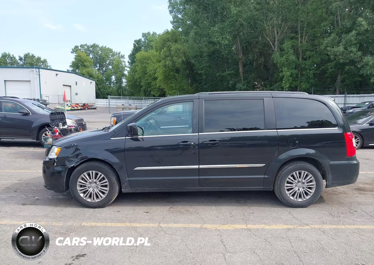 2015 Chrysler Town & Country Touring-L VIN:2C4RC1CG0FR697102 - 14