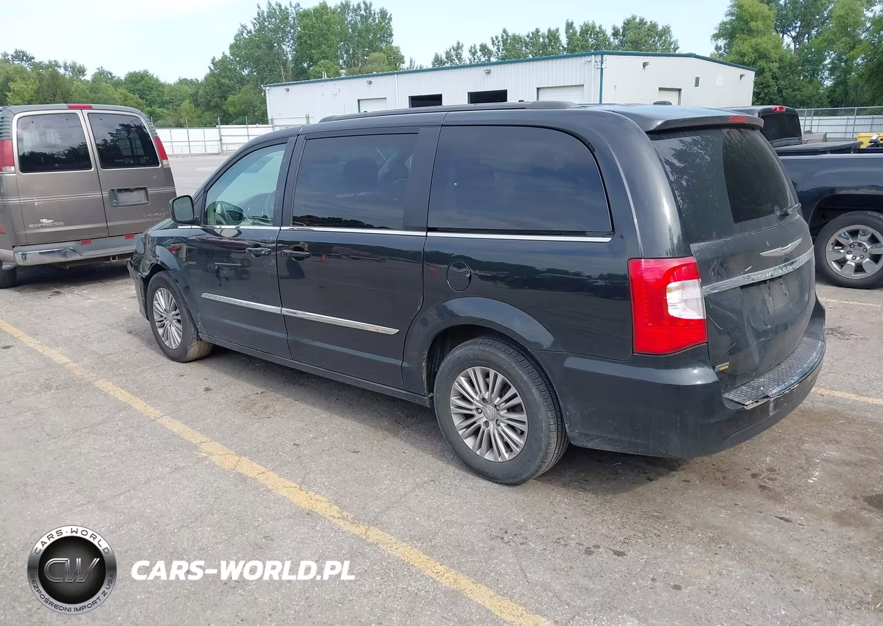 2015 Chrysler Town & Country Touring-L VIN:2C4RC1CG0FR697102 - 3