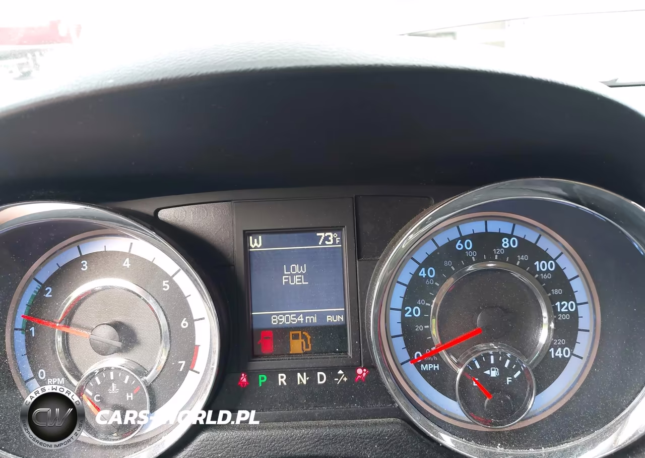 2015 Chrysler Town & Country Touring-L VIN:2C4RC1CG0FR697102 - 7