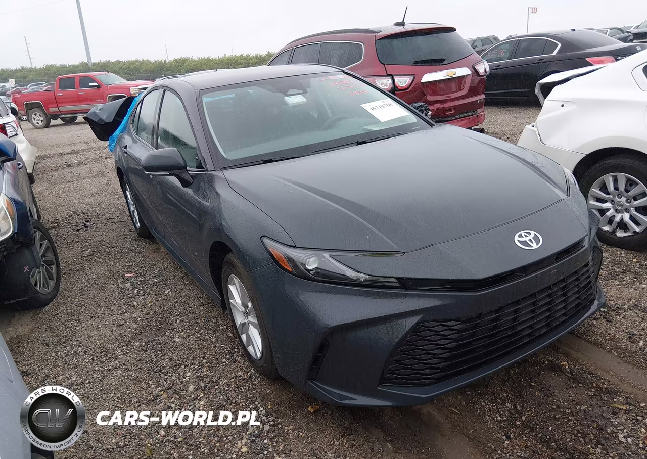 2025 Toyota Camry Le – zdjęcie 1 z 18