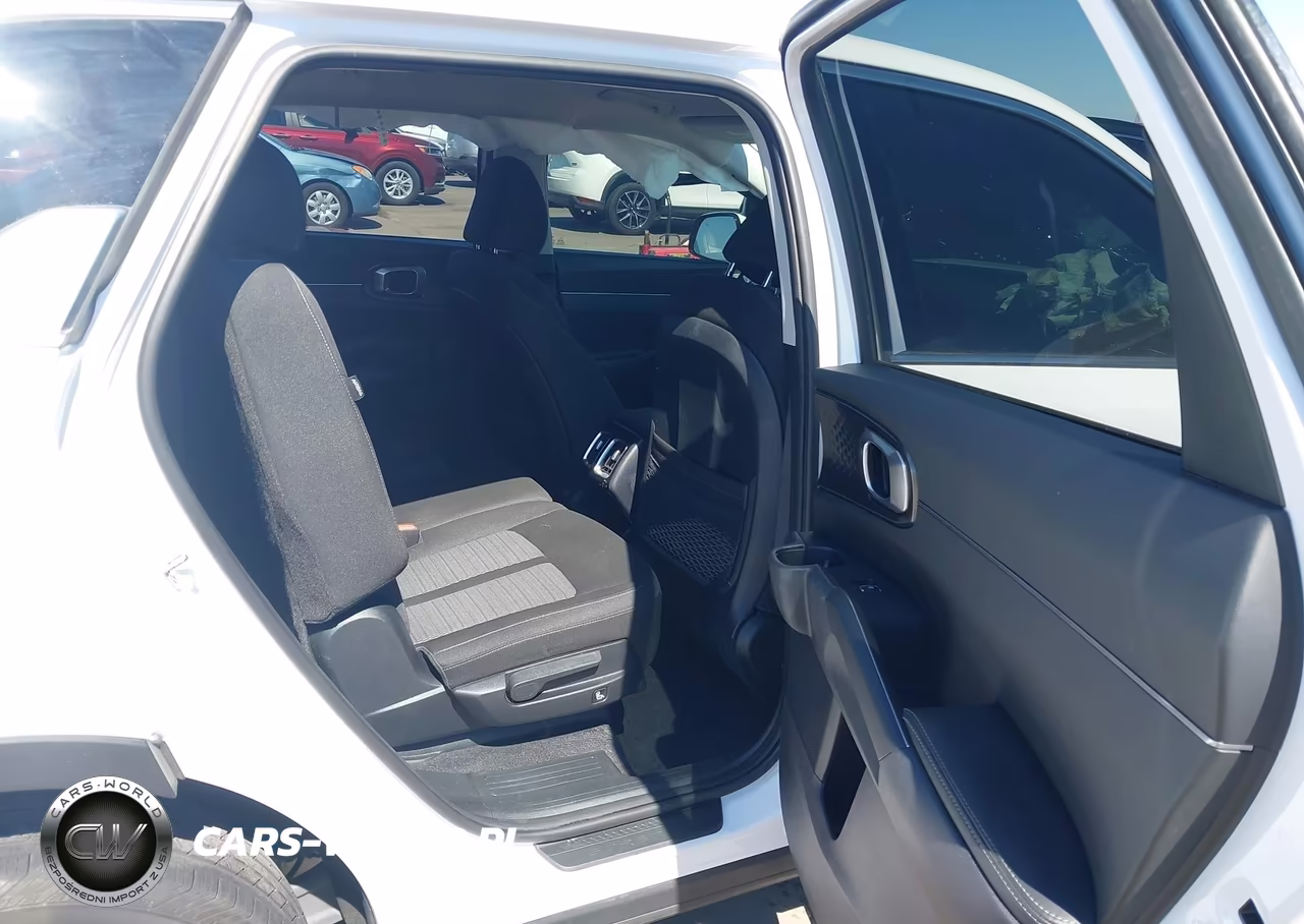 2024 Kia Sorento Lx VIN:5XYRG4JCXRG299085 - 8
