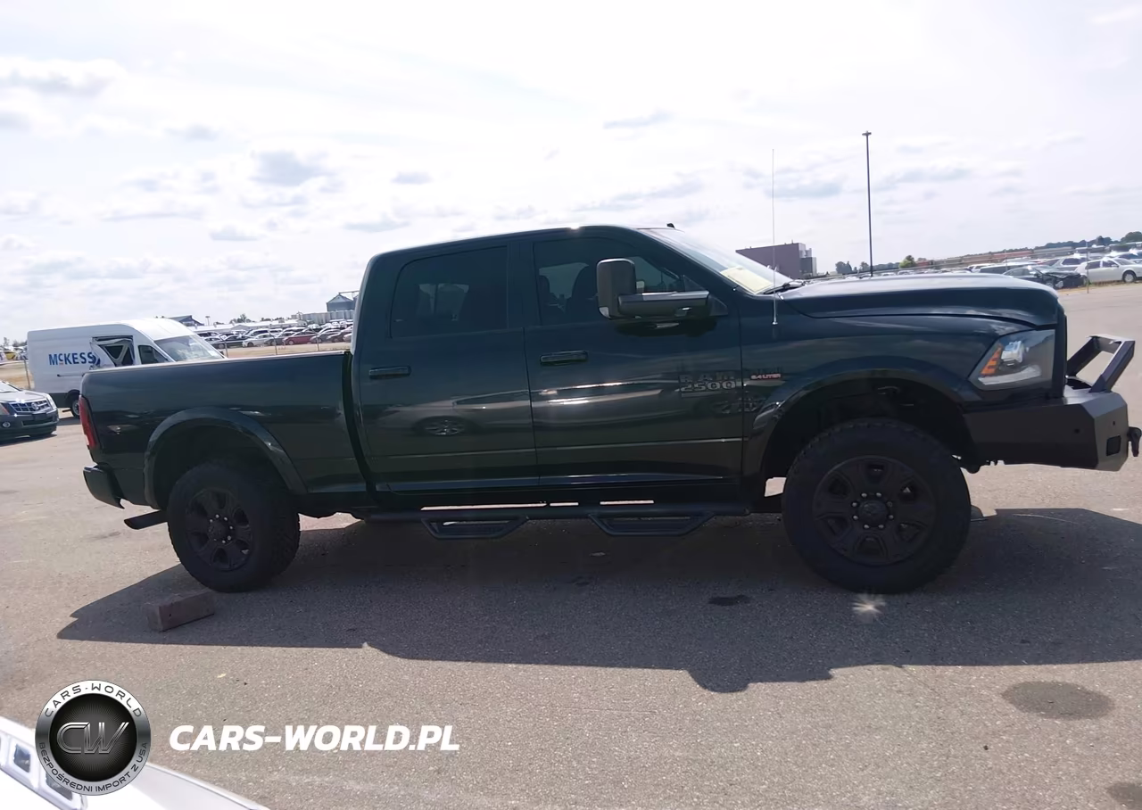 2017 Ram 2500 Laramie 4X4 6'4 Box VIN:3C6UR5FJ4HG634155 - 13