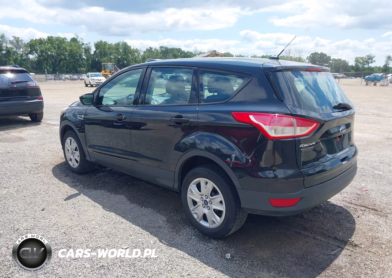 2013 Ford Escape S VIN:1FMCU0F72DUC18943 - 3