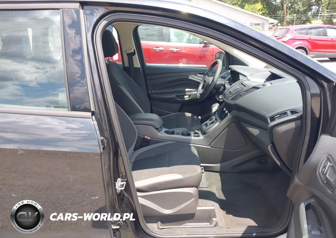 2013 Ford Escape S VIN:1FMCU0F72DUC18943 - 5