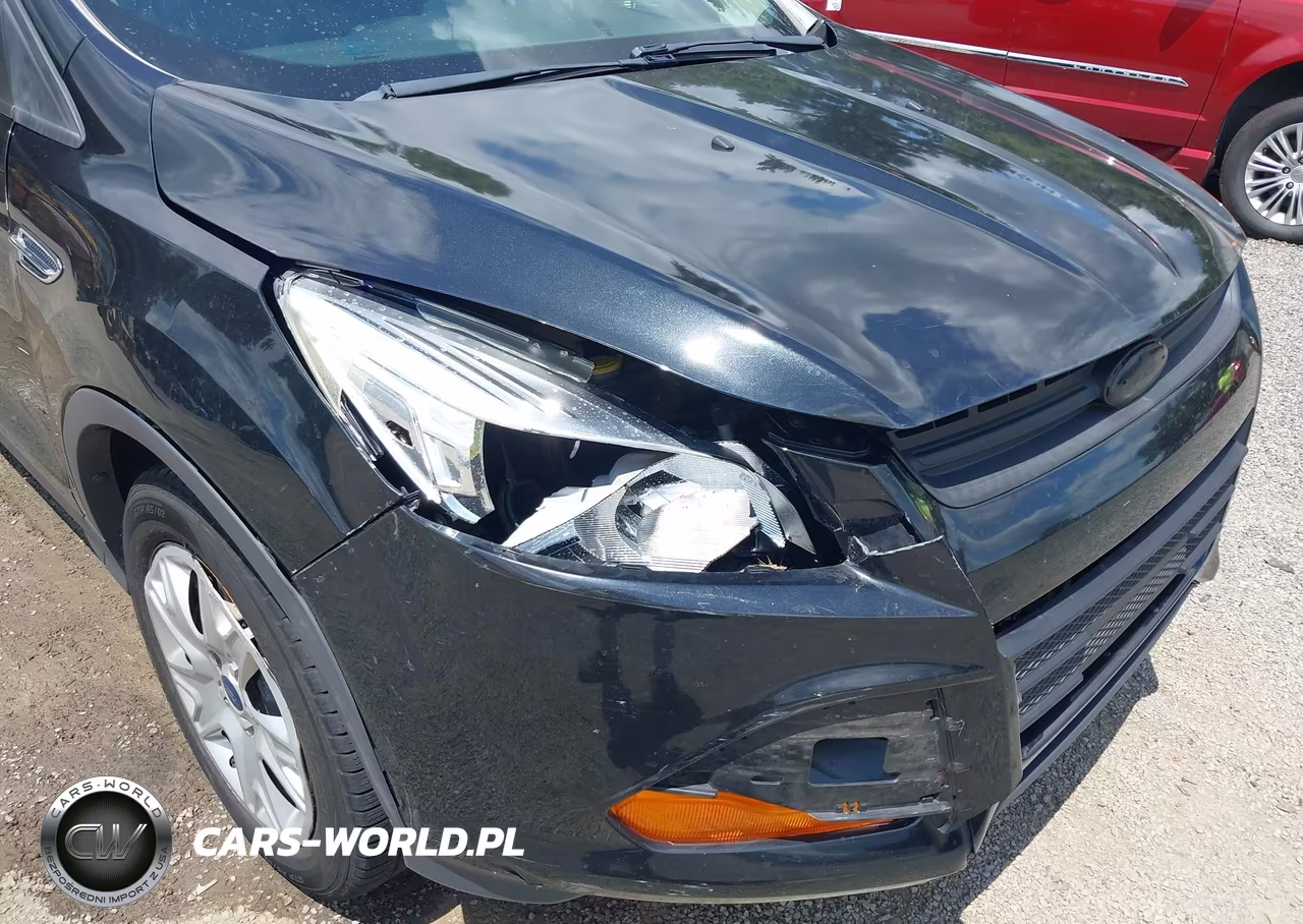 2013 Ford Escape S VIN:1FMCU0F72DUC18943 - 6