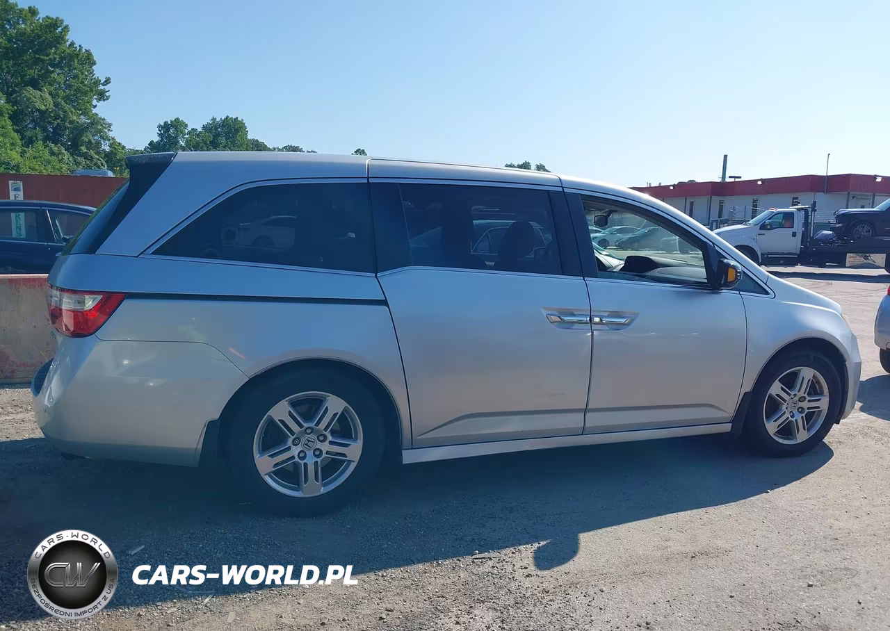 2011 Honda Odyssey Touring-Touring Elite VIN:5FNRL5H98BB089836 - 13