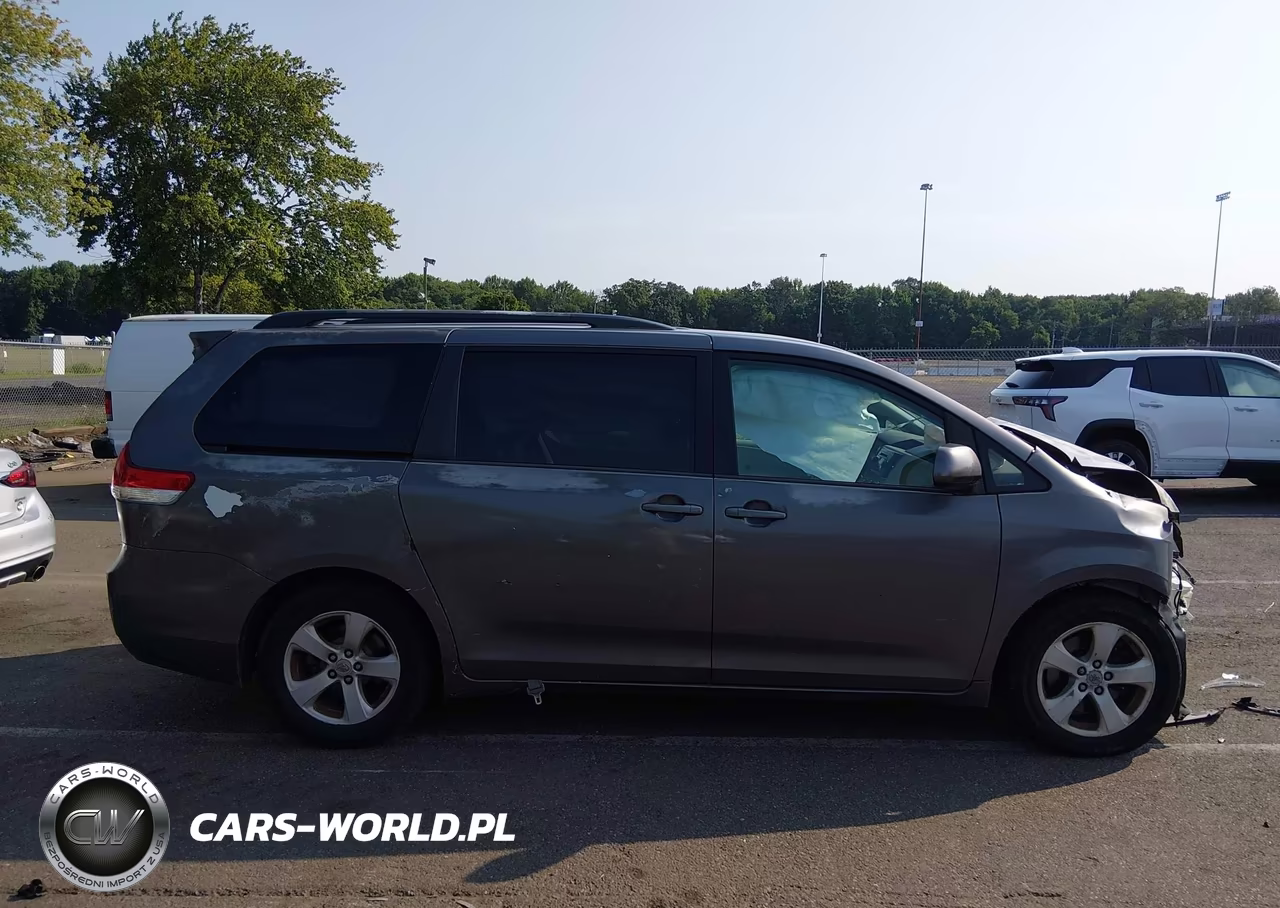 2011 Toyota Sienna Le V6 VIN:5TDKK3DC9BS043731 - 12
