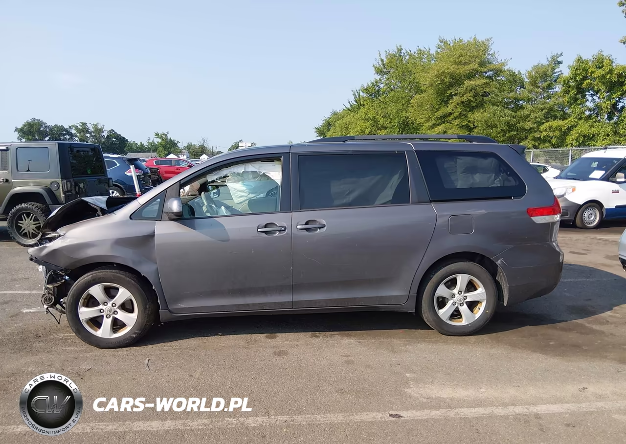 2011 Toyota Sienna Le V6 VIN:5TDKK3DC9BS043731 - 13