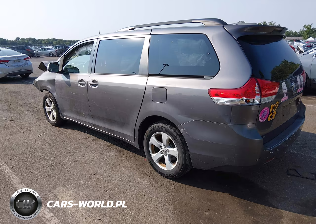 2011 Toyota Sienna Le V6 VIN:5TDKK3DC9BS043731 - 3