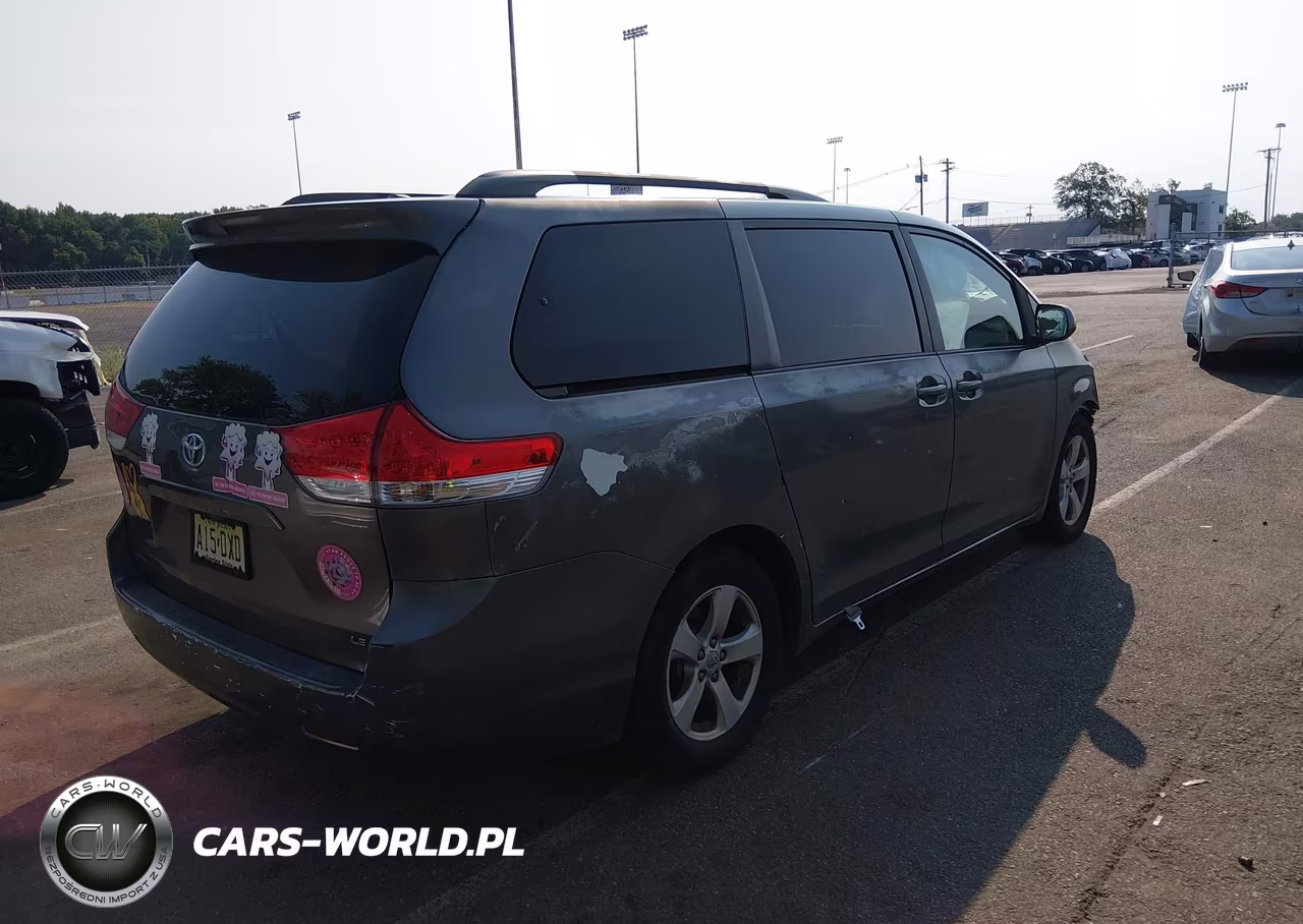 2011 Toyota Sienna Le V6 VIN:5TDKK3DC9BS043731 - 4