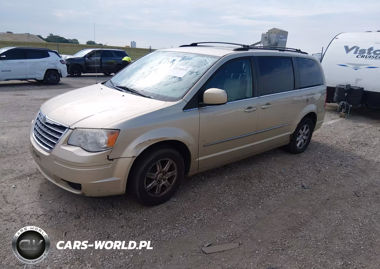 2010 Chrysler Town & Country Touring Plus VIN:2A4RR8DX8AR496198 - 2