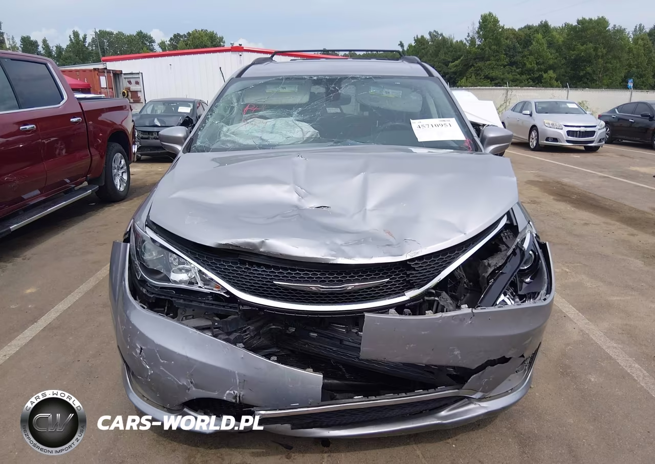 2017 Chrysler Pacifica Touring-L VIN:2C4RC1BG4HR569840 - 12