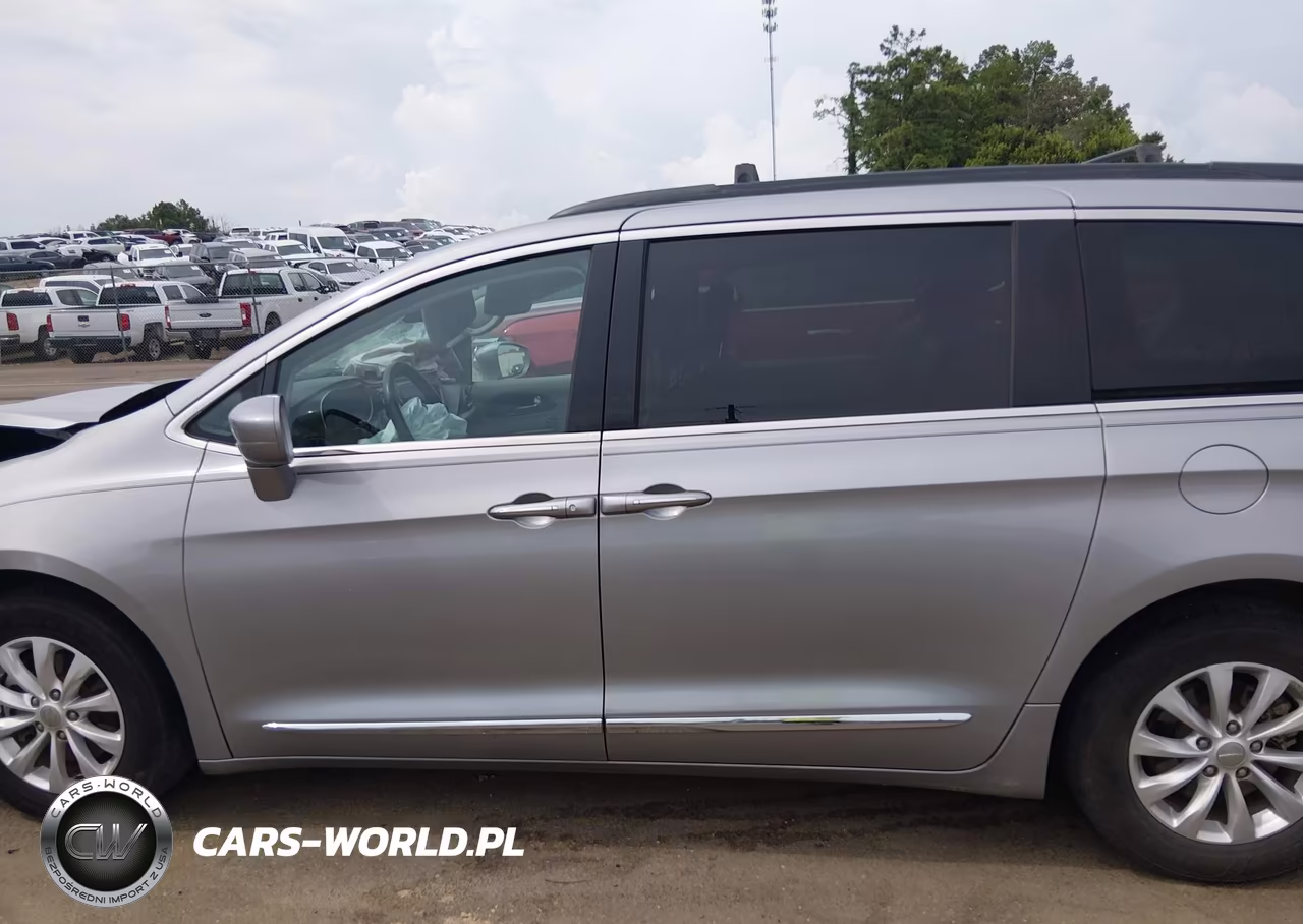 2017 Chrysler Pacifica Touring-L VIN:2C4RC1BG4HR569840 - 14