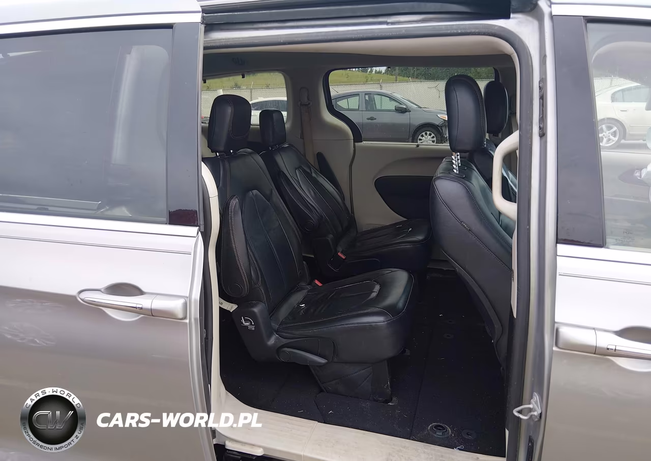 2017 Chrysler Pacifica Touring-L VIN:2C4RC1BG4HR569840 - 8