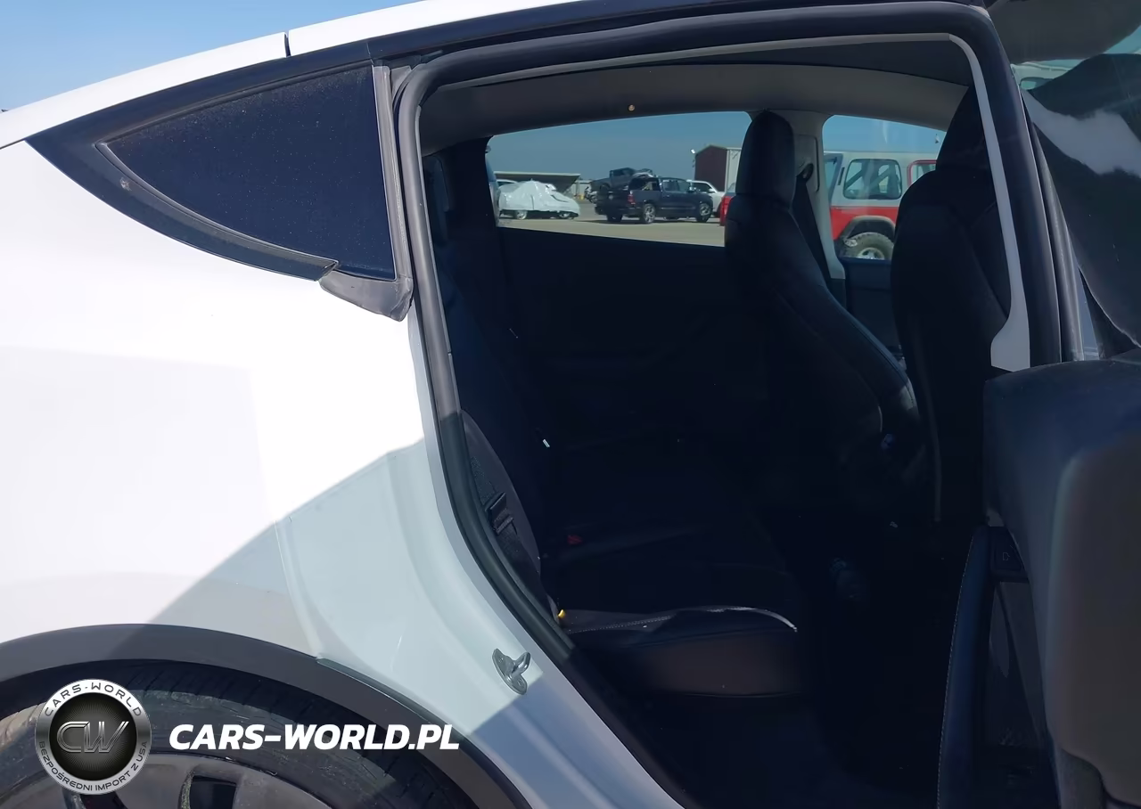 2022 Tesla Model Y Performance Dual Motor All-Wheel Drive VIN:7SAYGDEF1NF397958 - 8