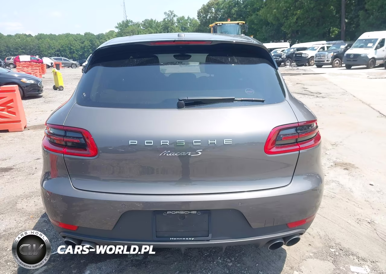 2018 Porsche Macan S VIN:WP1AB2A59JLB36114 - 16